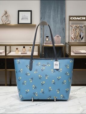 Coach City Tote in Reversible Floral Bow Print – SV/Blue Multi (NWT)